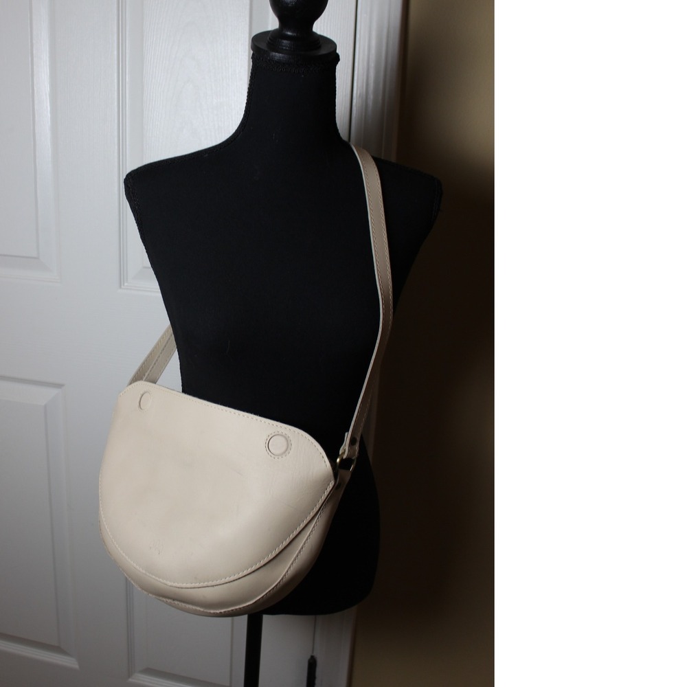 Elegant Cream Shoulder Bag